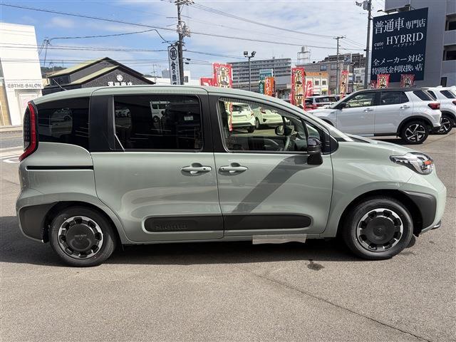 Toyota Sienta 12