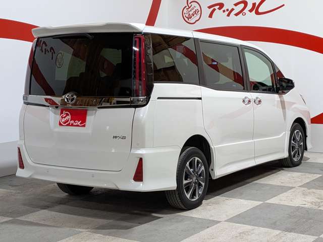 Toyota Noah 11