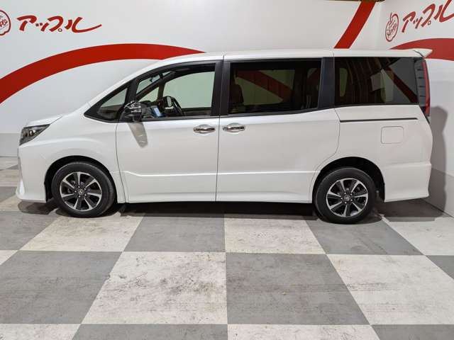 Toyota Noah 8