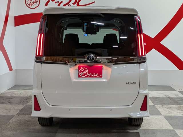 Toyota Noah 9