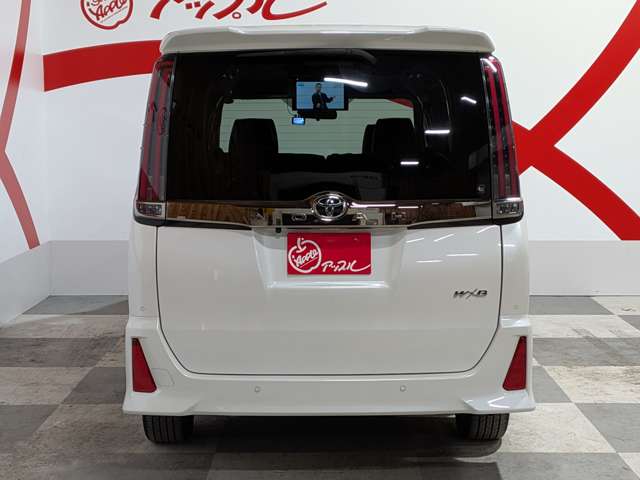 Toyota Noah 10