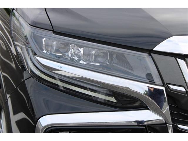 Toyota Alphard 12