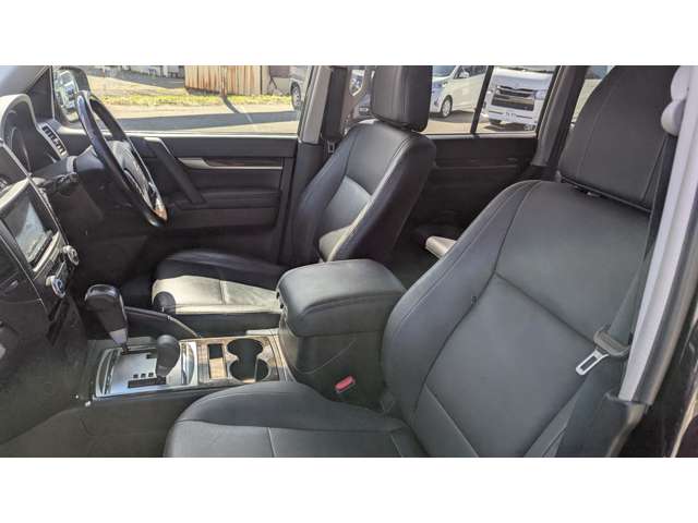 Mitsubishi Pajero 11