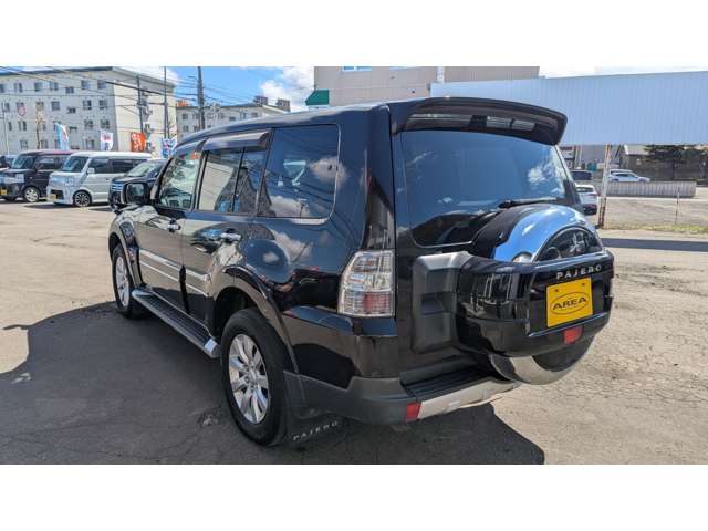 Mitsubishi Pajero 5