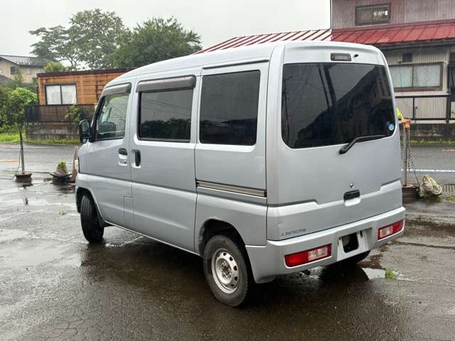 Mitsubishi Minicab Van 11