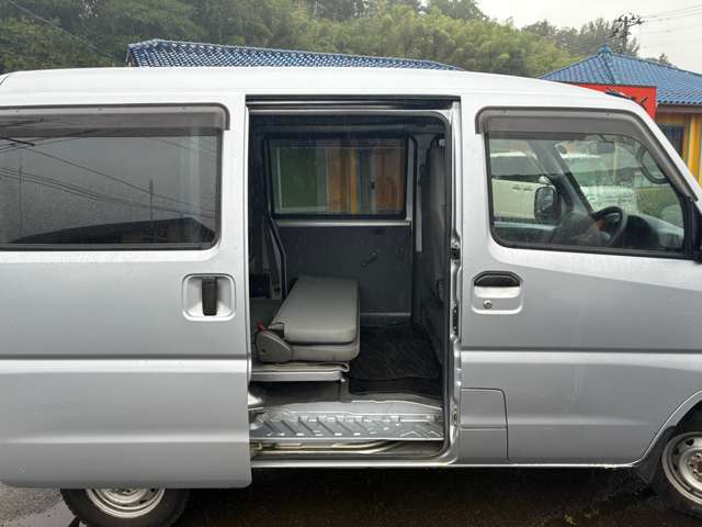 Mitsubishi Minicab Van 8