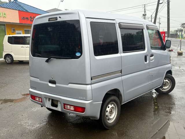Mitsubishi Minicab Van 9