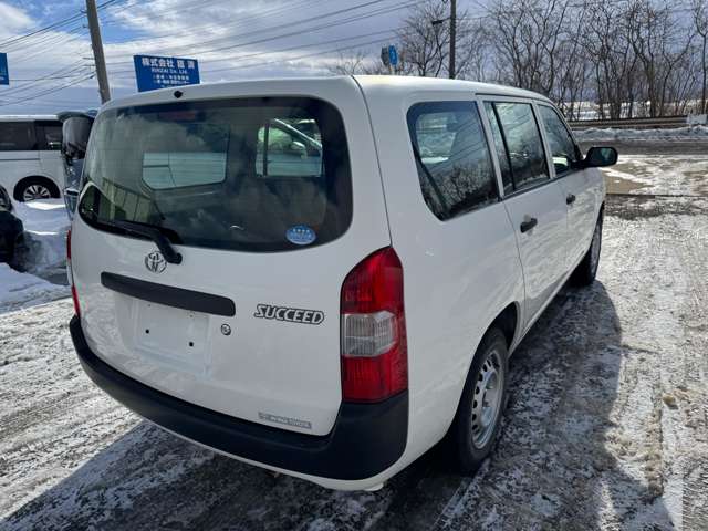 Toyota Succeed Van 4