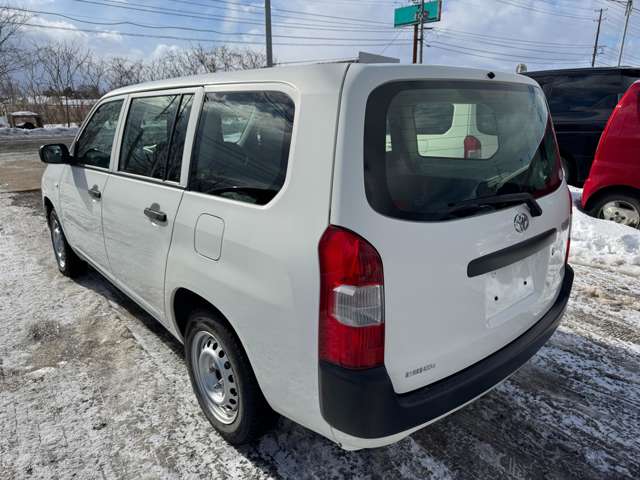 Toyota Succeed Van 7