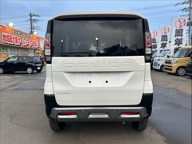 Mitsubishi Delica Mini 12