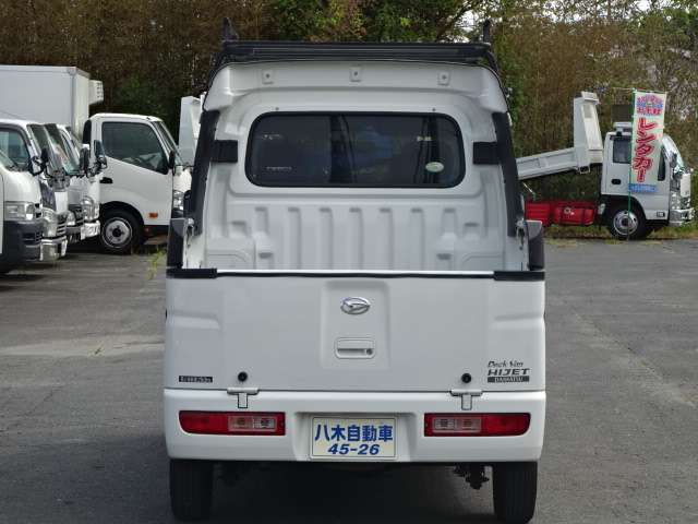 Daihatsu Hijet Deck Van 3