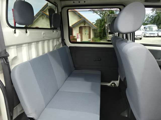 Daihatsu Hijet Deck Van 9