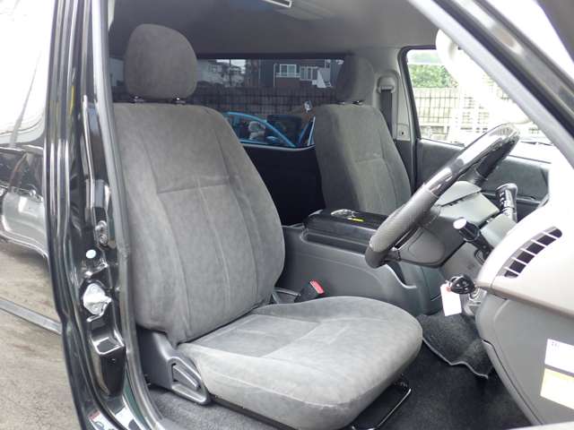 Toyota Hiace 5