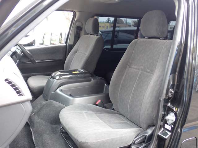 Toyota Hiace 6