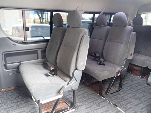 Toyota Hiace 8