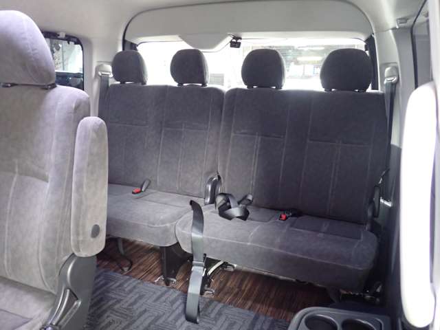 Toyota Hiace 9
