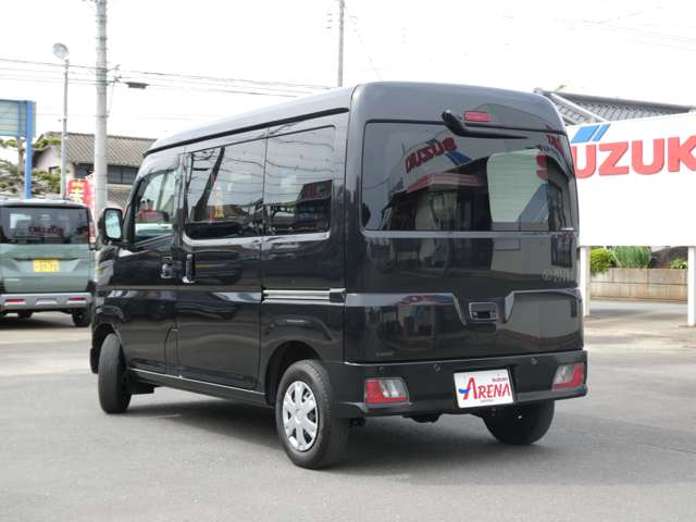 Daihatsu Hijet Cargo 12