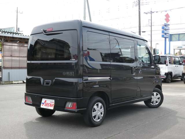 Daihatsu Hijet Cargo 10