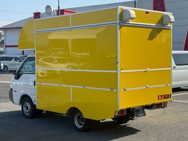 Mazda Bongo Truck 4