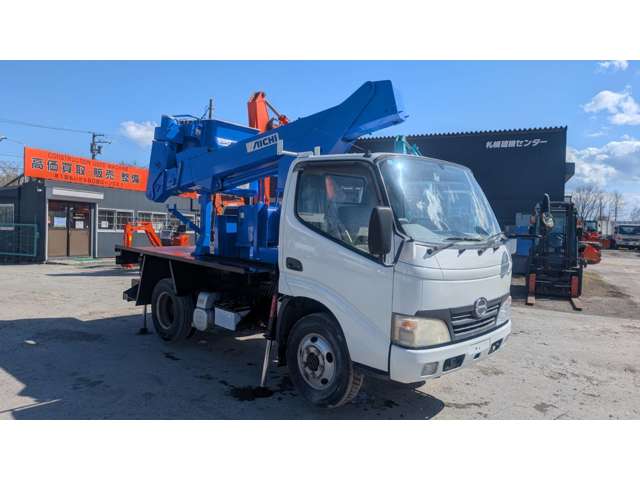 Hino Dutro 3