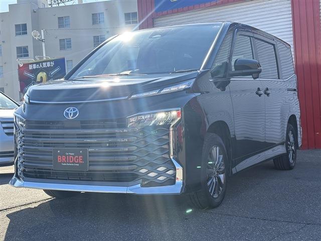 Toyota Voxy 2