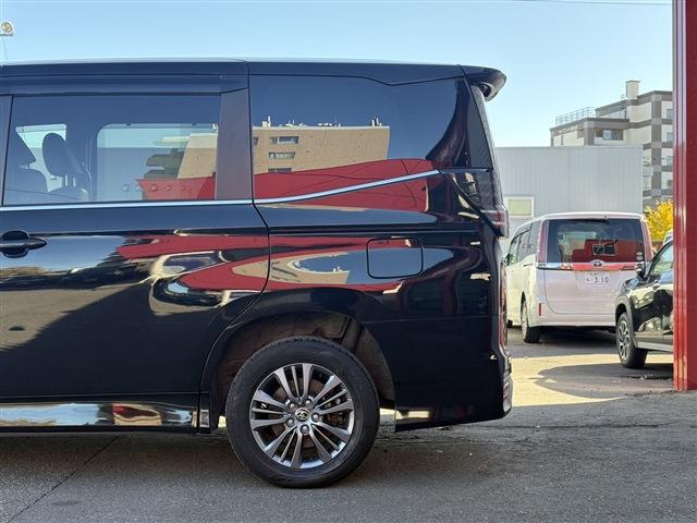 Toyota Voxy 5
