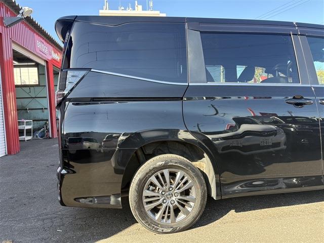 Toyota Voxy 9