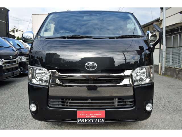Toyota Hiace Van 4