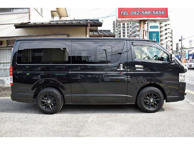 Toyota Hiace Van 6