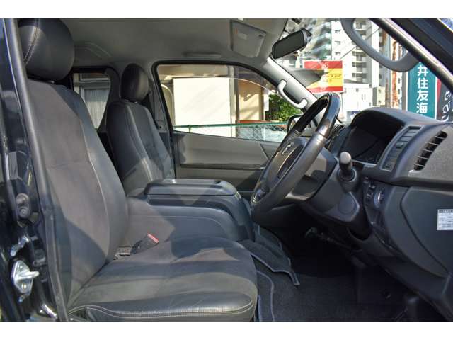 Toyota Hiace Van 10