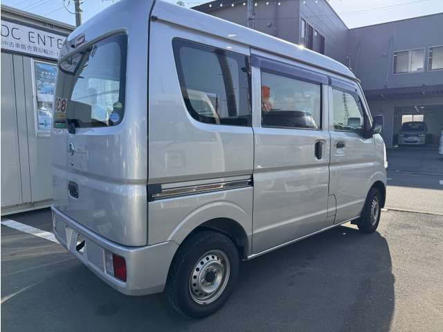 Nissan NV100 Clipper 12