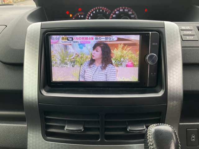 Toyota Voxy 11