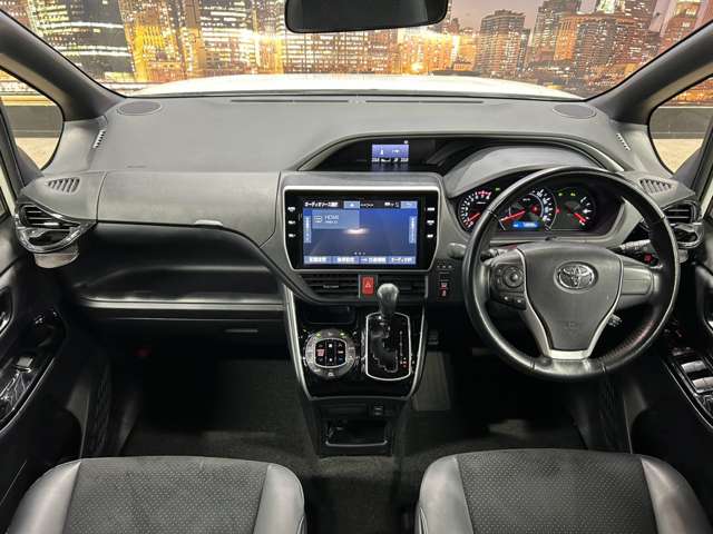 Toyota Voxy 5