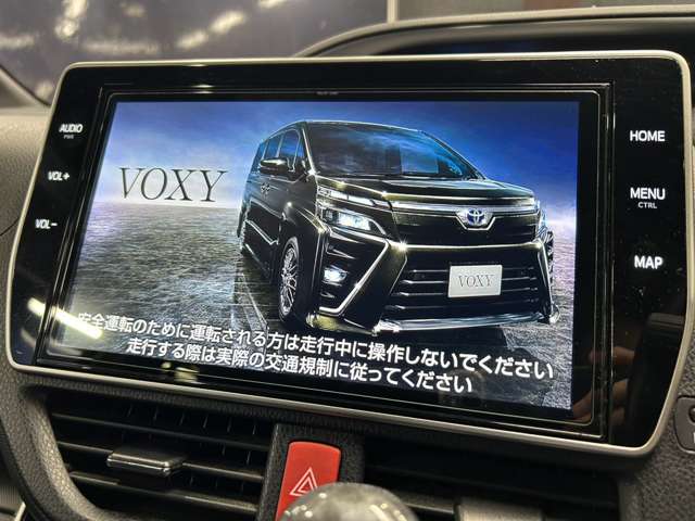 Toyota Voxy 6
