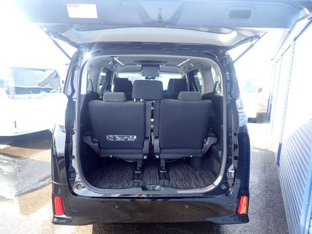 Toyota Vellfire 8