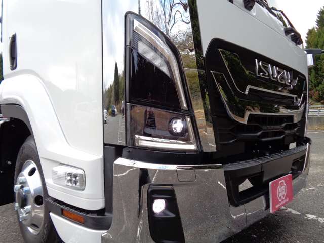 Isuzu Forward 11