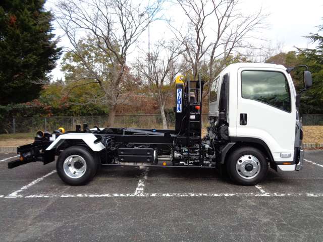 Isuzu Forward 4