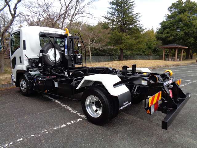 Isuzu Forward 8