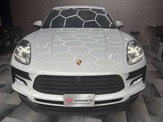 Porsche Macan 8