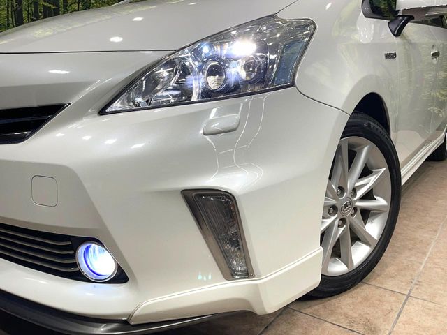 Toyota Prius α 12