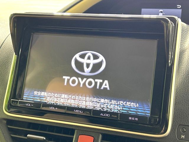 Toyota Noah 4