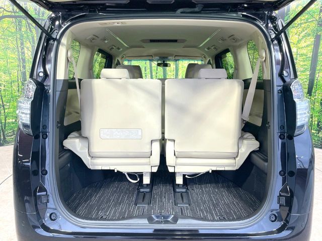 Toyota Vellfire 11