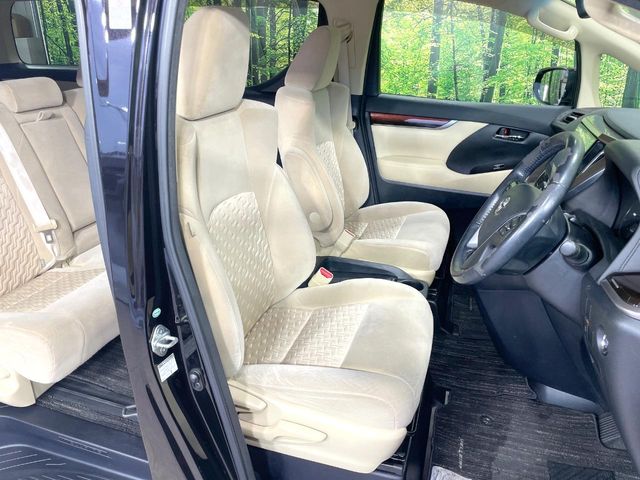 Toyota Vellfire 8