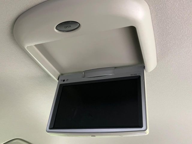 Toyota Noah 3