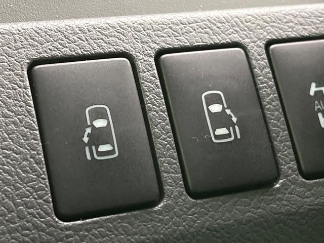 Toyota Noah 6