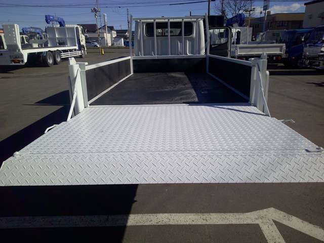 Mitsubishi Fuso Canter 9