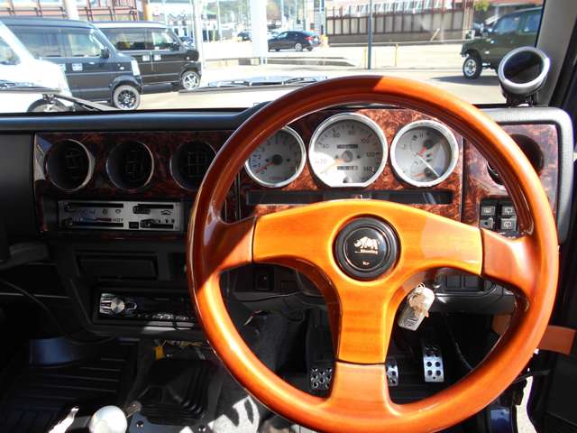 Suzuki Jimny 12