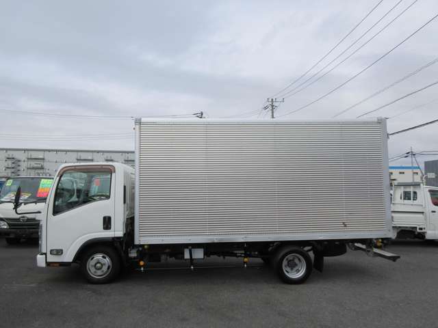 Isuzu Elf 7