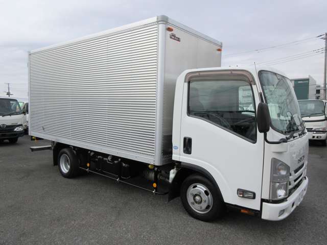 Isuzu Elf 8