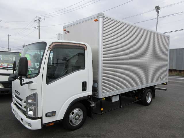 Isuzu Elf 9